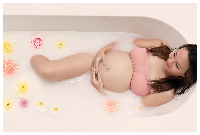 Nudity, Milk and a Lot of Lace – That pretty much sums up our maternity photo shoot!